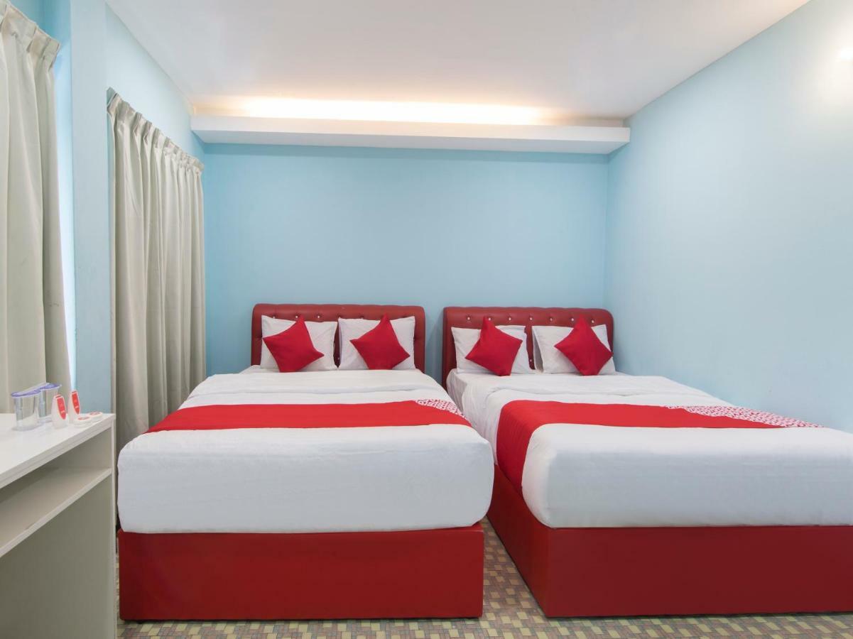 Oyo 1136 Pd Star Hotel Port Dickson Buitenkant foto