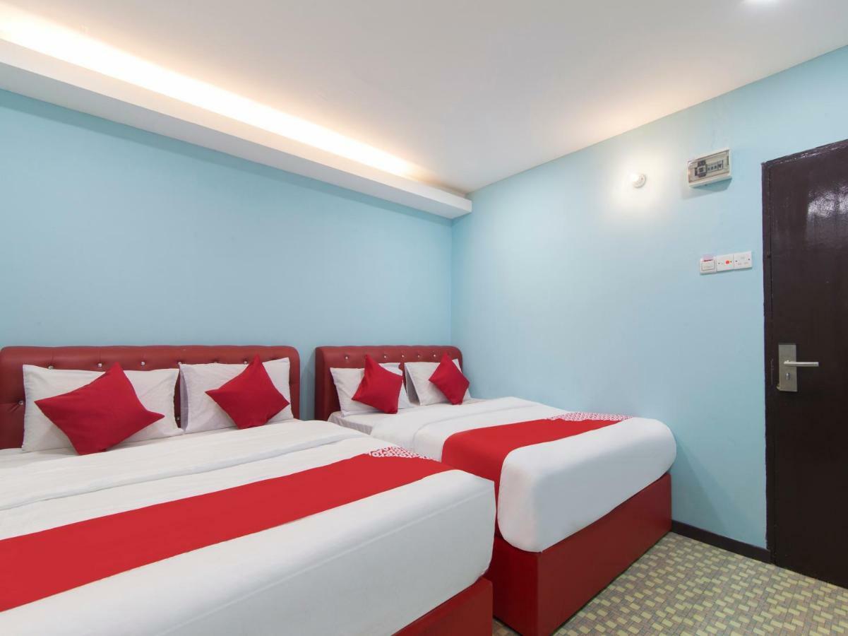 Oyo 1136 Pd Star Hotel Port Dickson Buitenkant foto