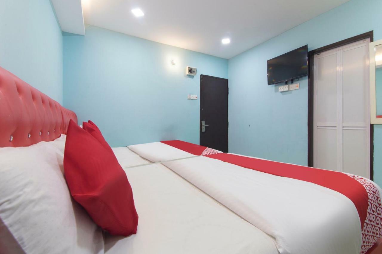 Oyo 1136 Pd Star Hotel Port Dickson Buitenkant foto
