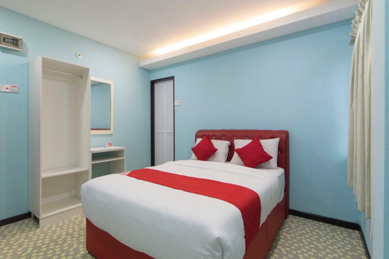 Oyo 1136 Pd Star Hotel Port Dickson Buitenkant foto